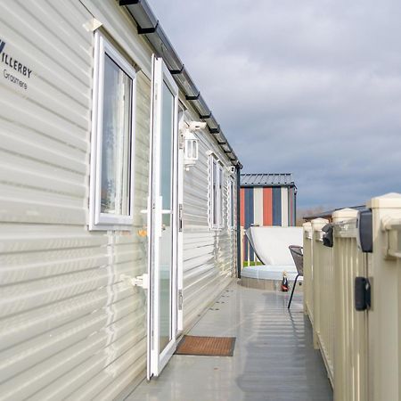 64 Lancaster The Lazy Willow 3 Bedroom Hot Tub Caravan Tattershall Lakes Exterior foto