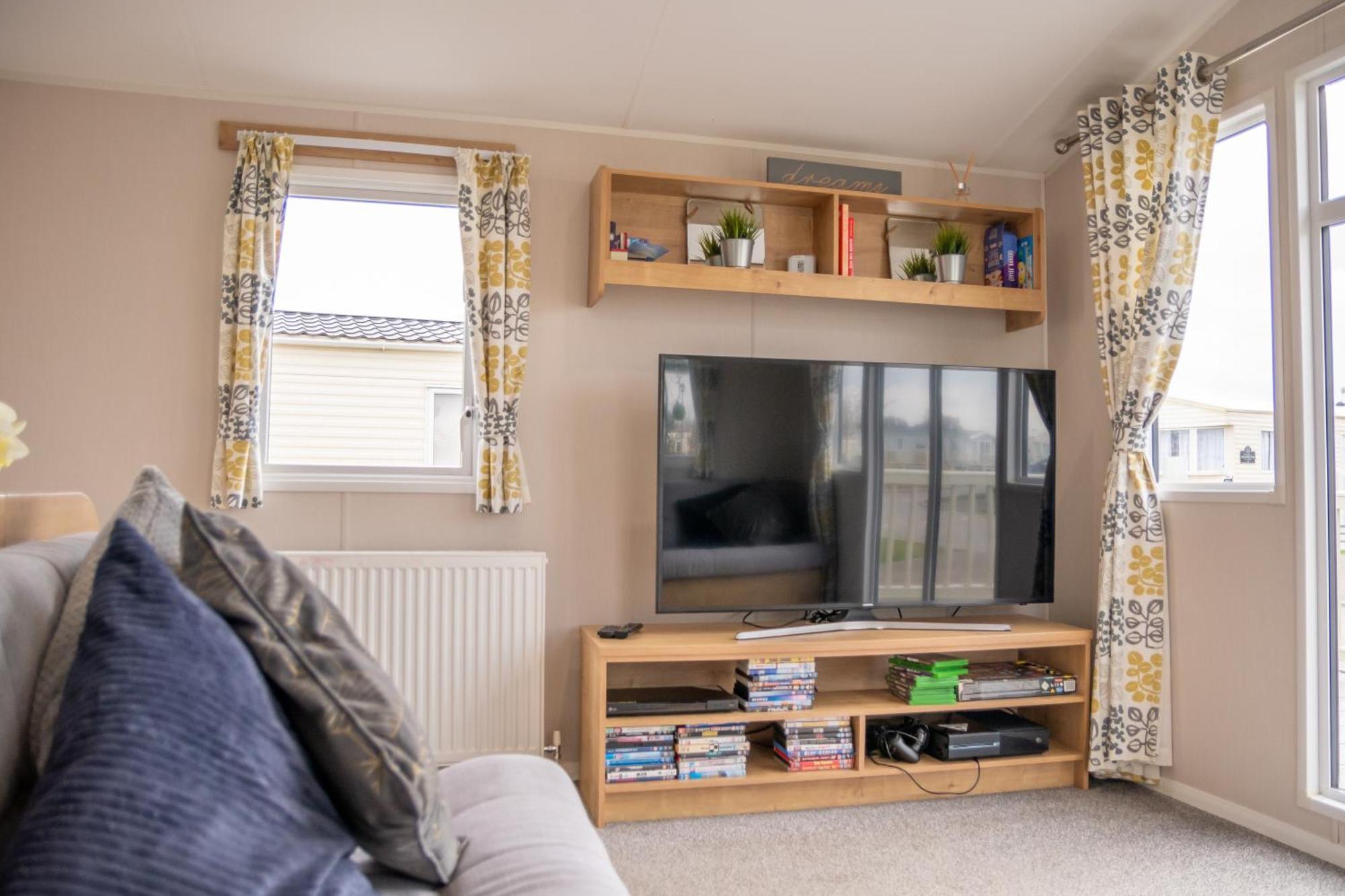 64 Lancaster The Lazy Willow 3 Bedroom Hot Tub Caravan Tattershall Lakes Exterior foto