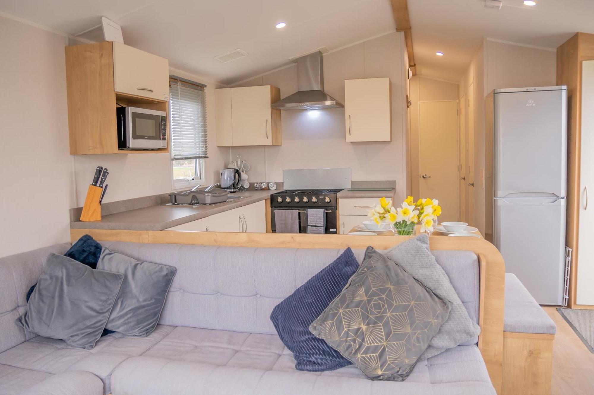 64 Lancaster The Lazy Willow 3 Bedroom Hot Tub Caravan Tattershall Lakes Exterior foto