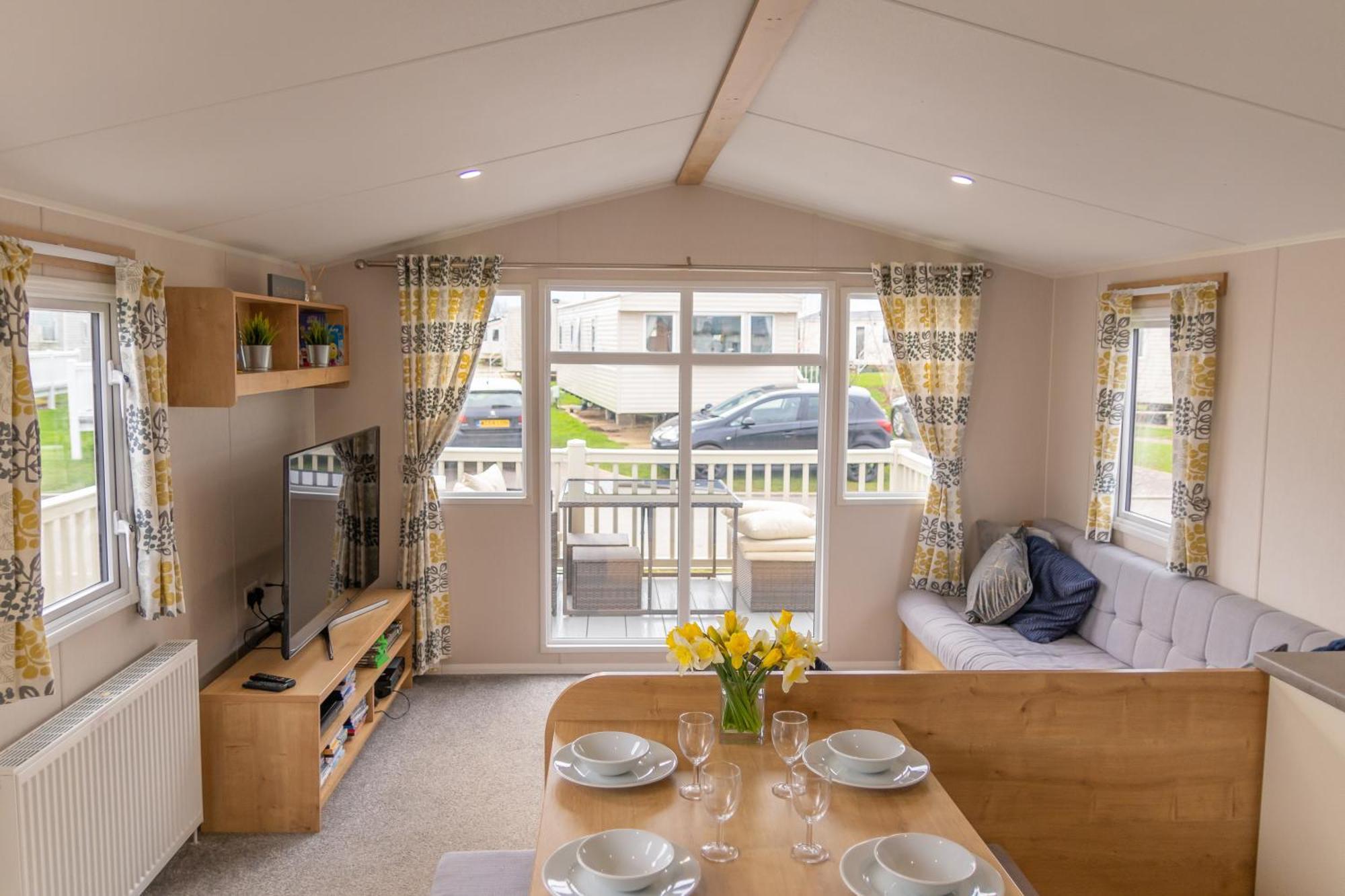 64 Lancaster The Lazy Willow 3 Bedroom Hot Tub Caravan Tattershall Lakes Exterior foto